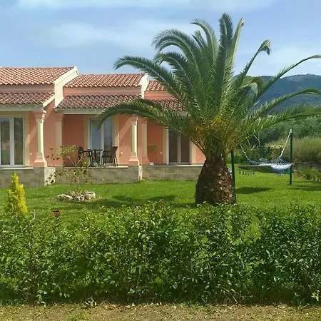 Katerina Almyros * Paralía Almirú